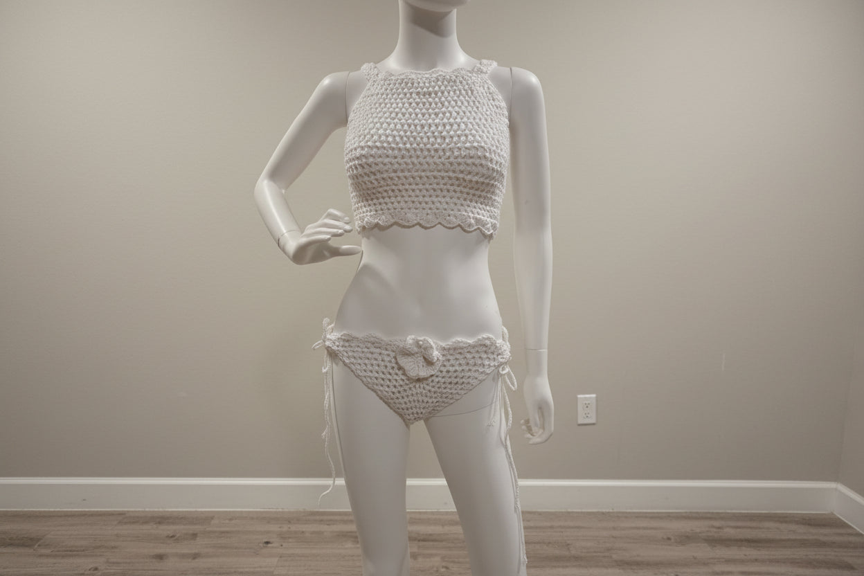 3-Piece Crochet Swimsuit Set with Pareo – Handmade Bikini Set – Luxury Beachwear | Comme à Paris